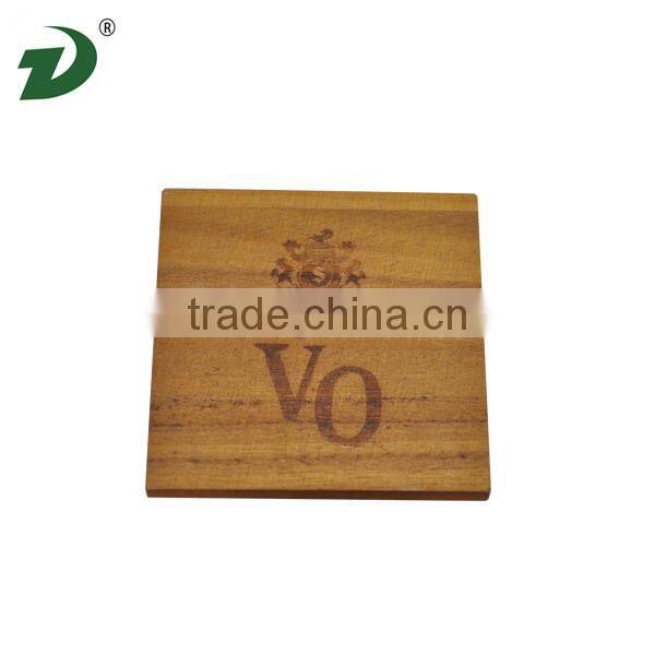 2015 the kitchen with a cheap cutting board of white fruit