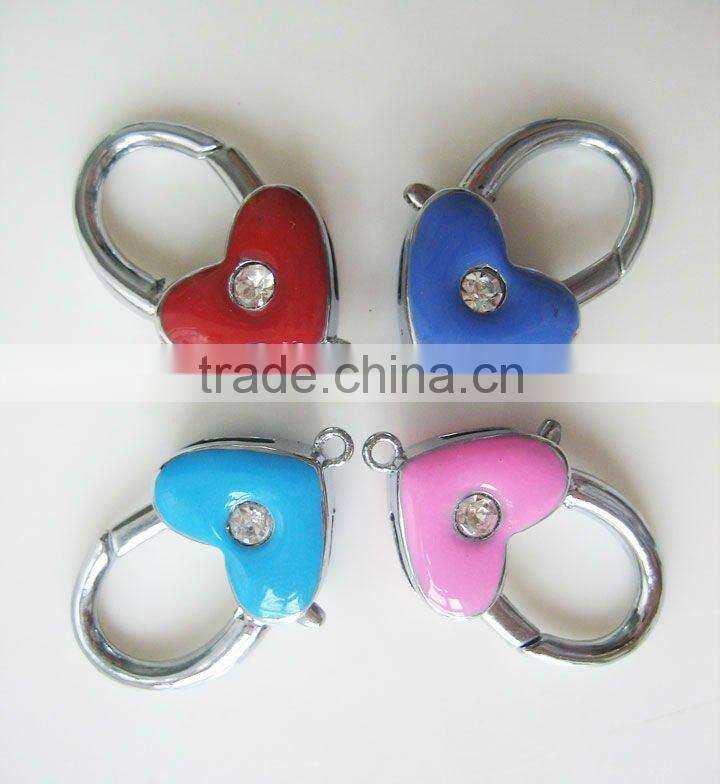 Enamel heart lobster buckle
