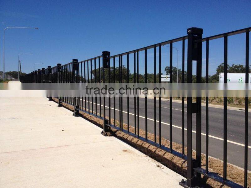 Hot-dipped galvanized steel road fence/ Pedestrian Fencing