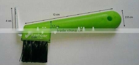plastic horse brush
