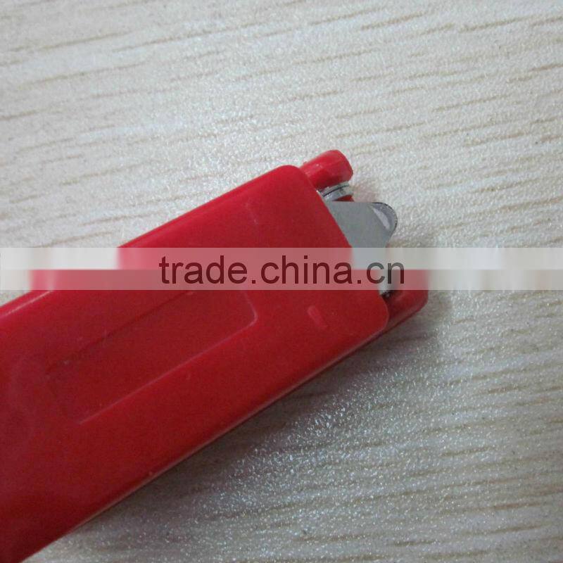 2015 6.2cm plastic mini promotional stapler with staple remover