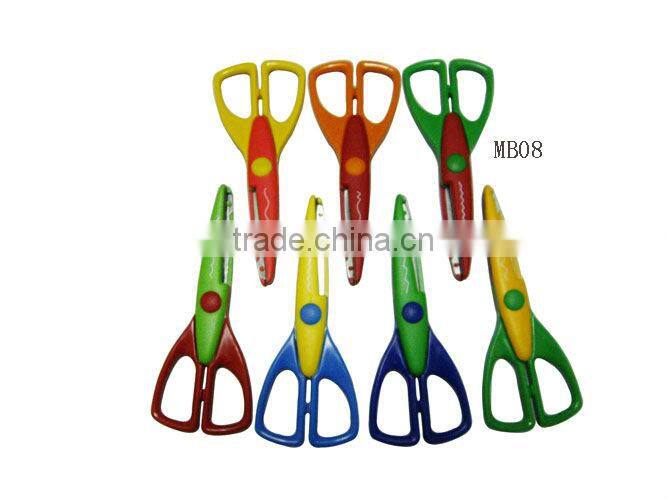 children paper scissor