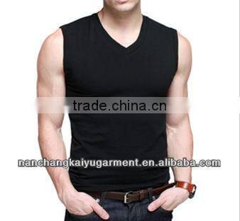 sleeveless T-shirt