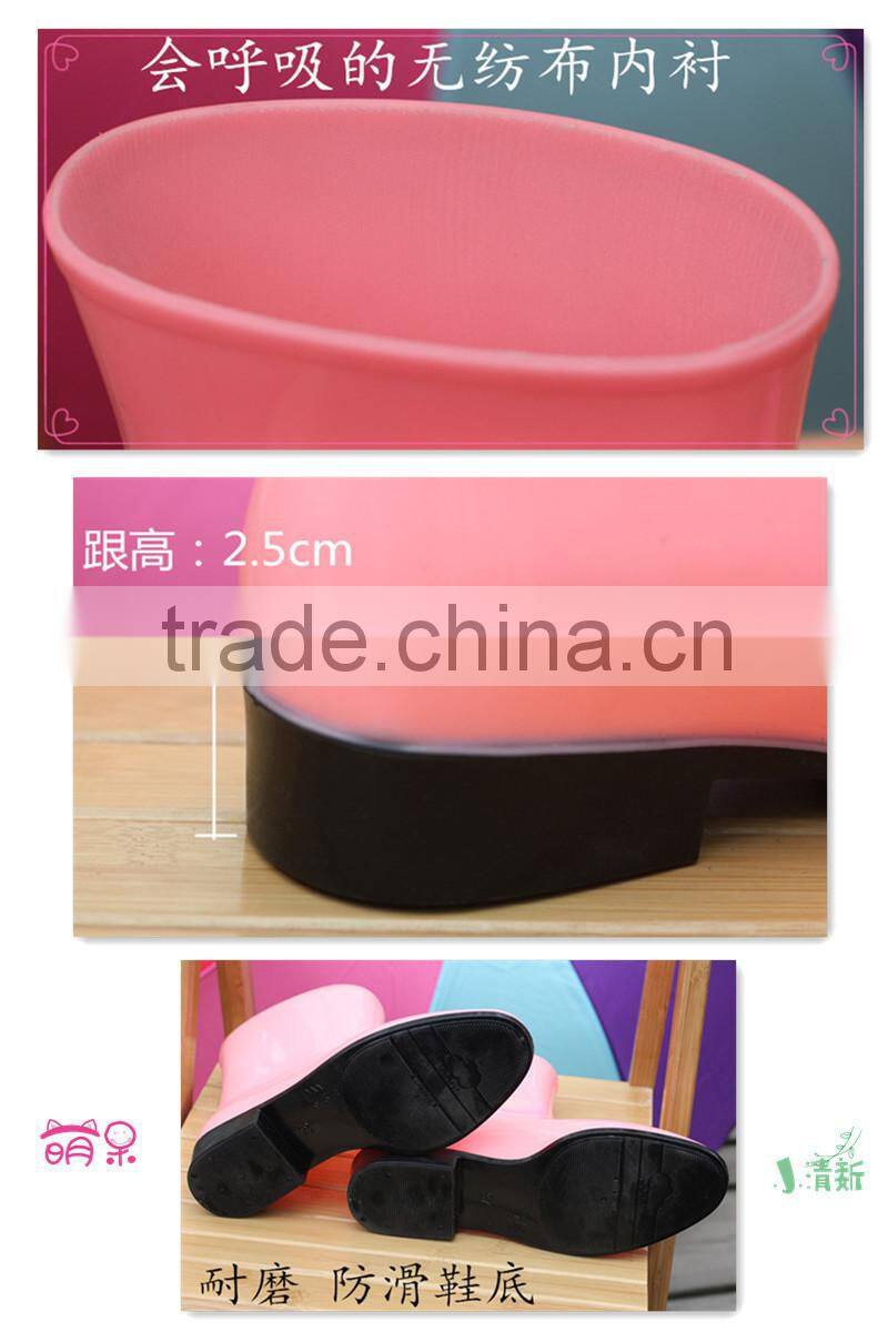 Black wellies rain boots