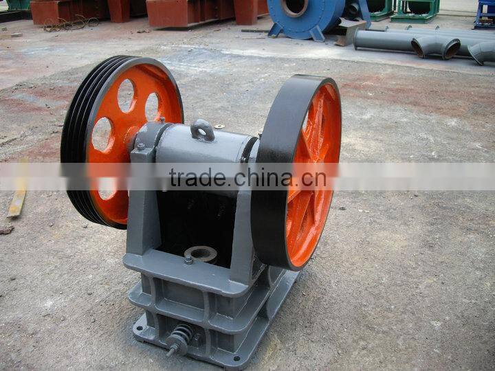 2015 china good quality pe150*250 small portable rock crusher