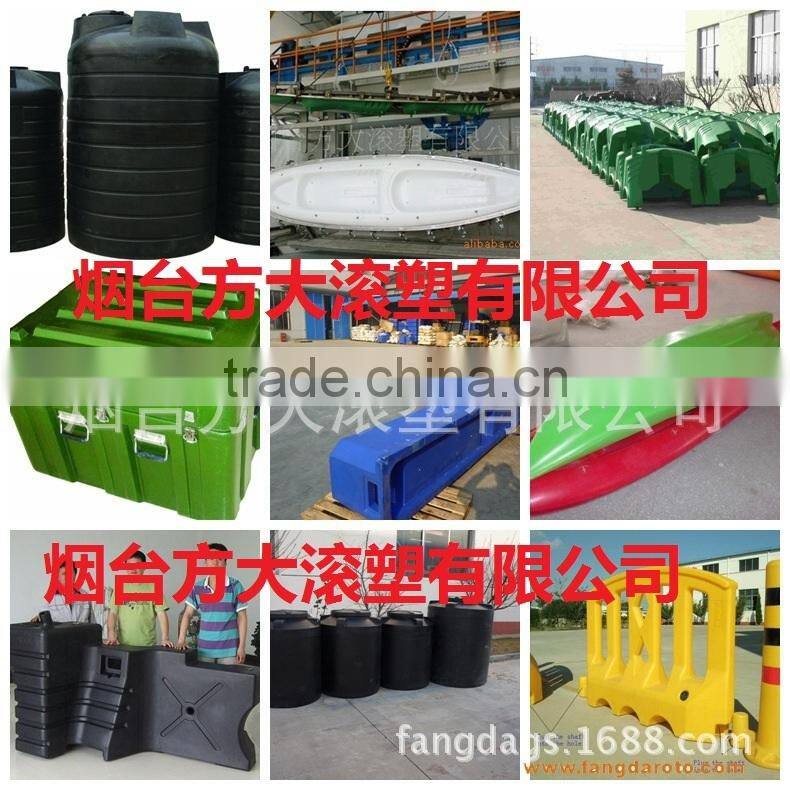 Rotomolding machine for tanks