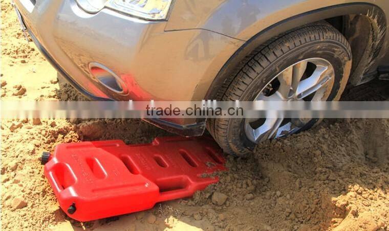 20L 5 gallon portable plastic Jerry Can with function of sand ladder