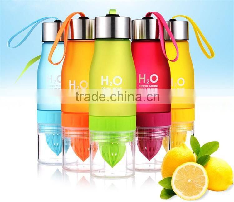 Plastic lemon water bottle juice cup fruit cups filter lemon squeezer fruit juice bottle