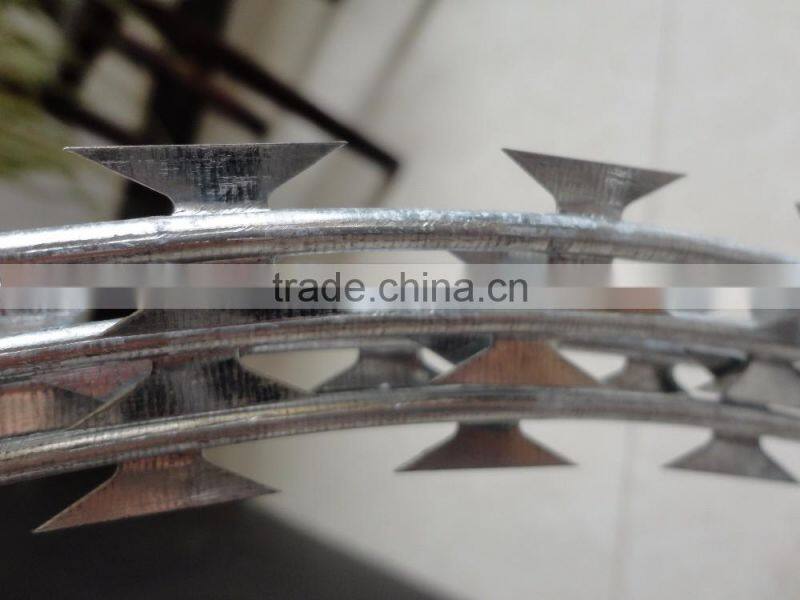 razor wire packing grass boundary galvanized barbed wire galvanize razor blade barbed wire