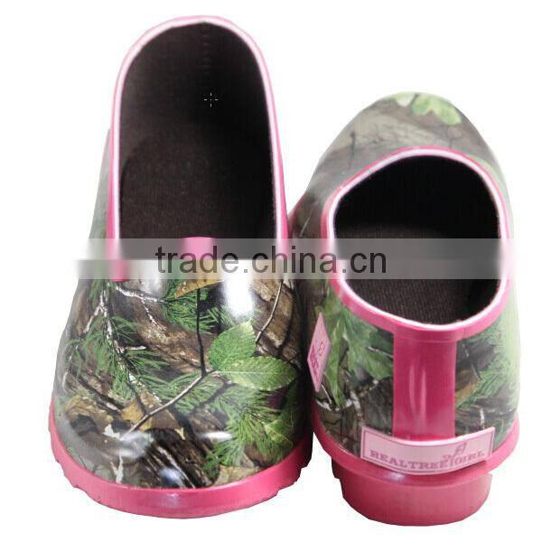 Ladies Lightweight Pink Camo Rubber Garden Shoes