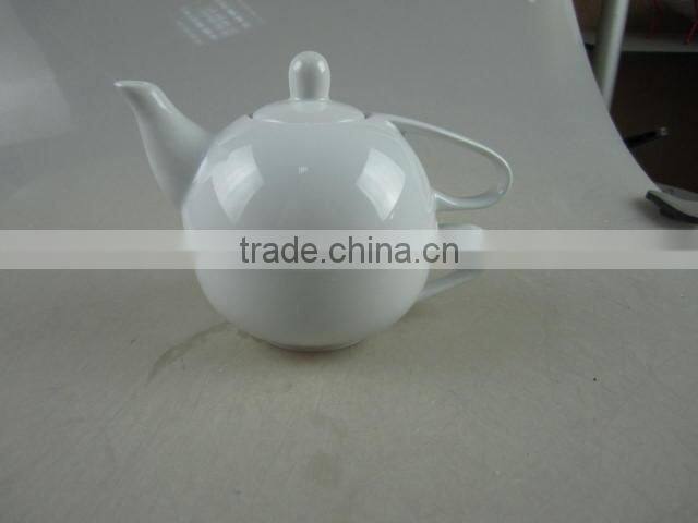 round porcelain tea pot with cup set