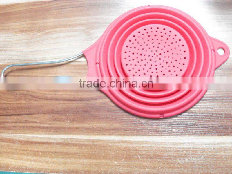 PDF folding stainless steel handle silicone strainer