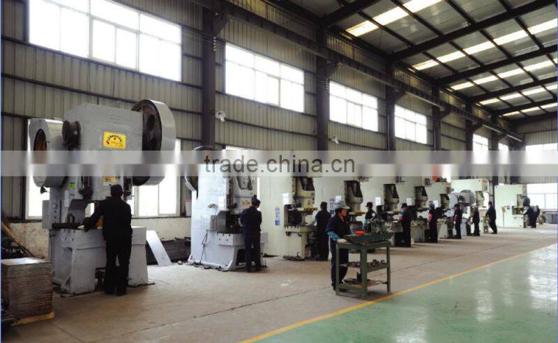 conveyor roller bearing housing and labyrinth seals for DTll6204