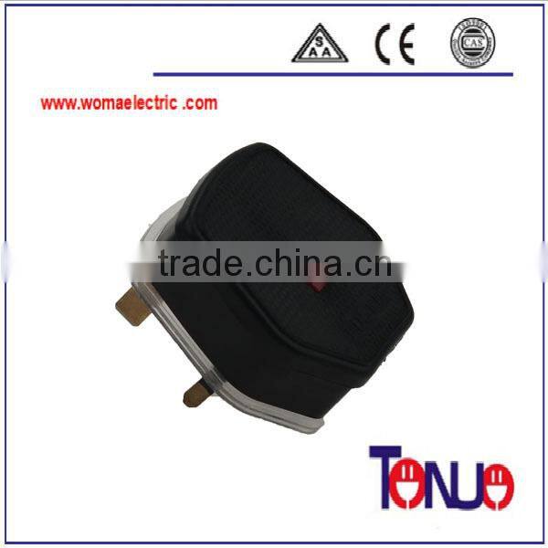 British universal 15A pulg adapter with light