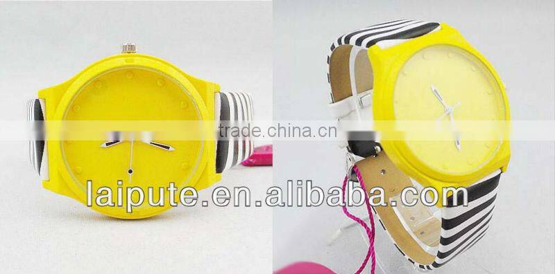 2013 fashion plastic watch