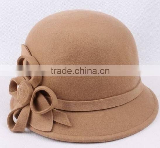 wholesale fashion women winter wool felt cloche hat with selt flower