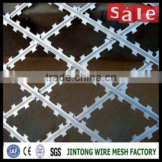 stainless steel 304 material barbed wire razor wire fencing price for prison