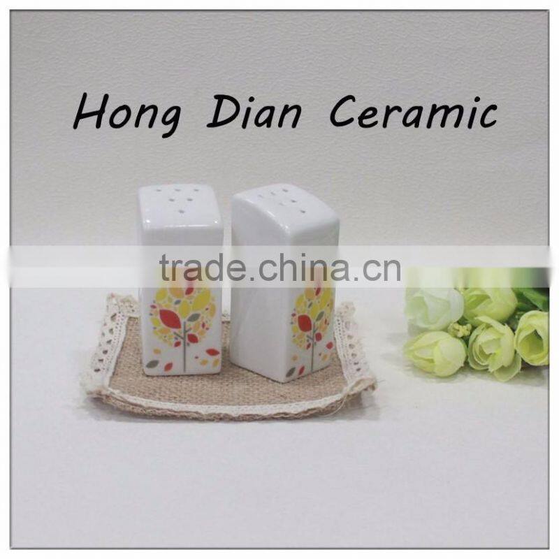 salt and pepper pot,wholesale salt and pepper shakers,porcelain salt pepper shaker, 2015 new design salt shakers