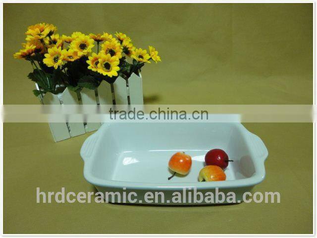 KITCHEN WARE CERAMIC BAKEWARE with handle