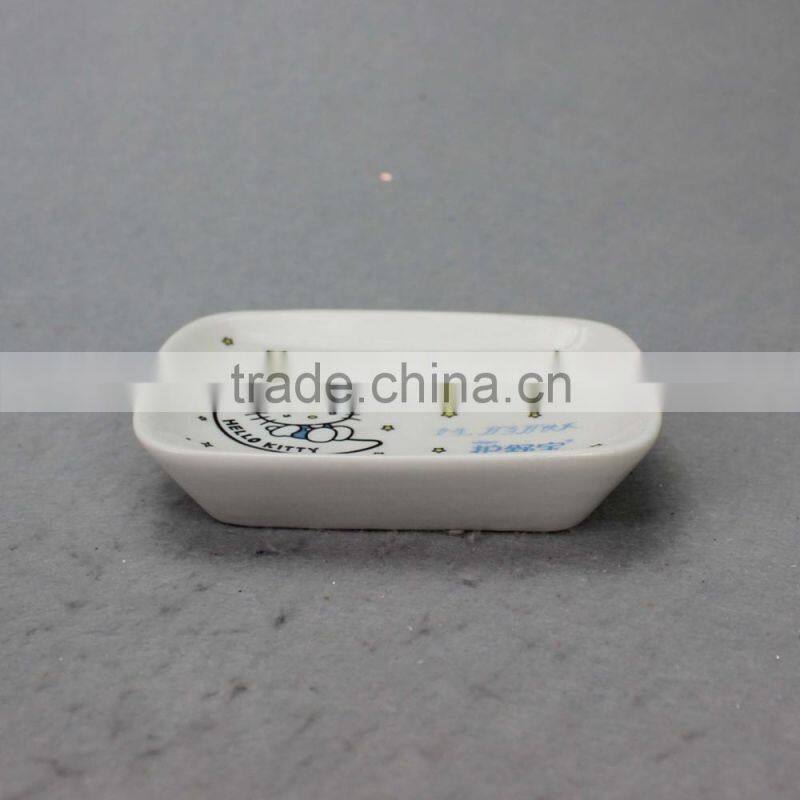 Beatrot White Ceramic Soap Dish