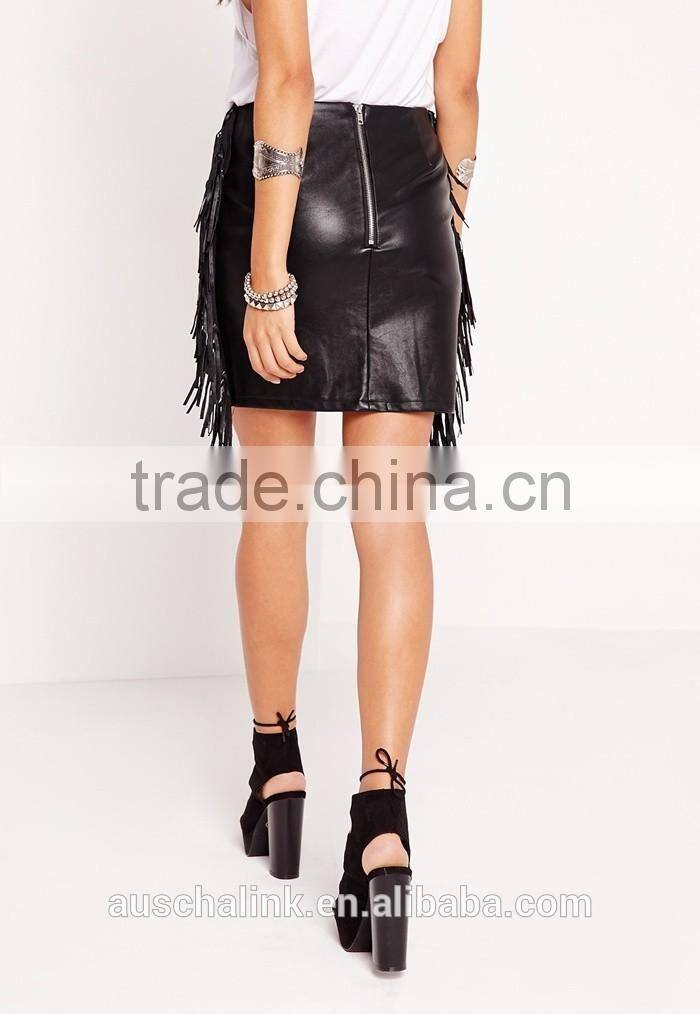 unique design young lady fring side faux leather mini skirt