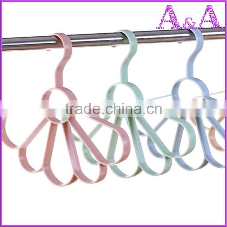Customized logo clothes hanger gold large plastic hanger