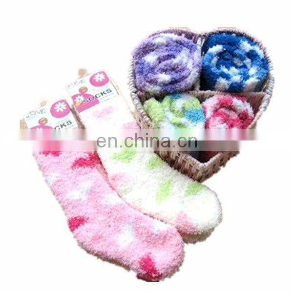 100% polyester fuzzy socks