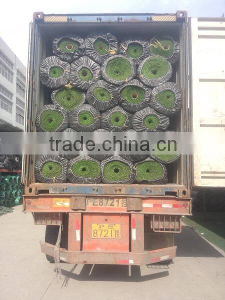 Rubber interlocking flooring mat