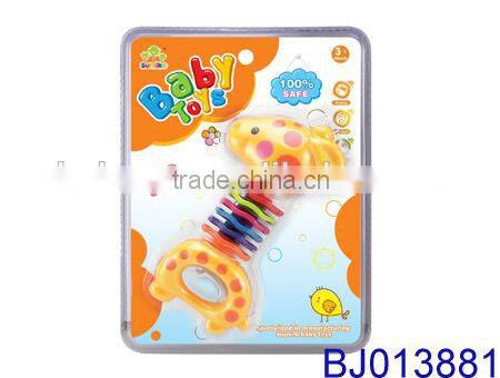 EN71 100% safe funny plastic animal baby rattle toy giraffe