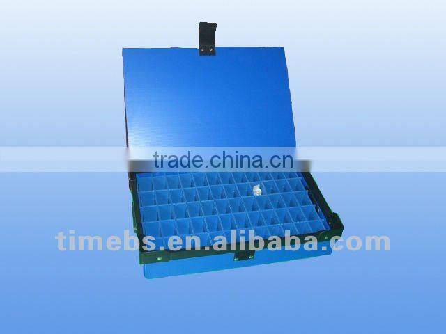 PP corrugated container with compartment