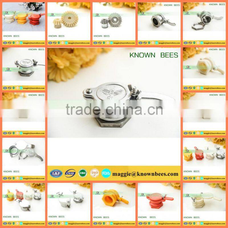 beekeeping tool marker to label queen with sponge