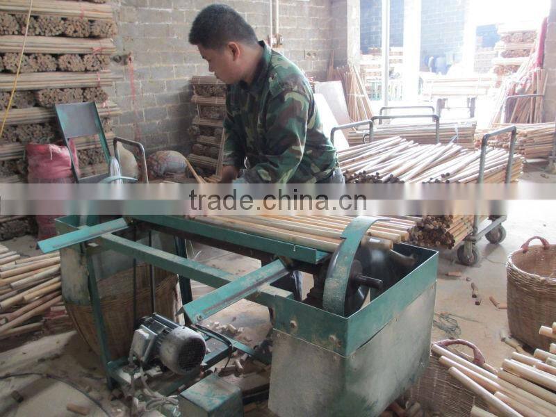 Zhenmao Factory Direct Sale PVC Coated Wooden Broom Stick with Monochrome,Polychrome or Flower Design for Choice