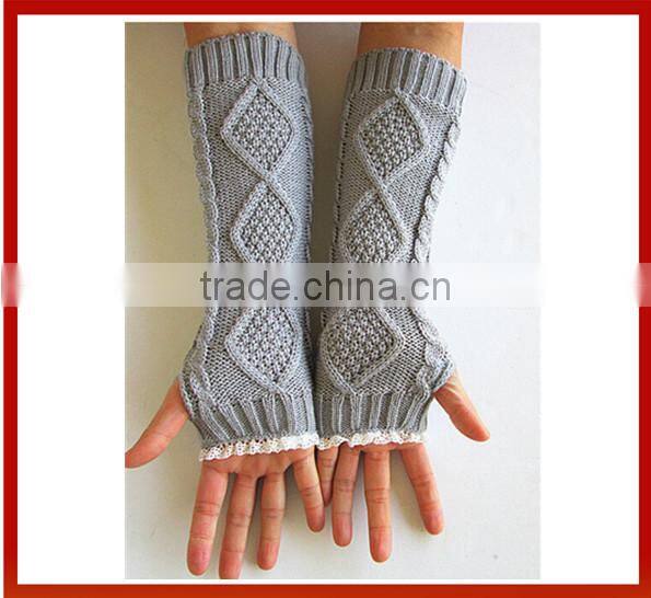 2015 New Design Knitted Lace Trim Gloves/New Pop Button Sided Lace Trim Mma Gloves Wholesale