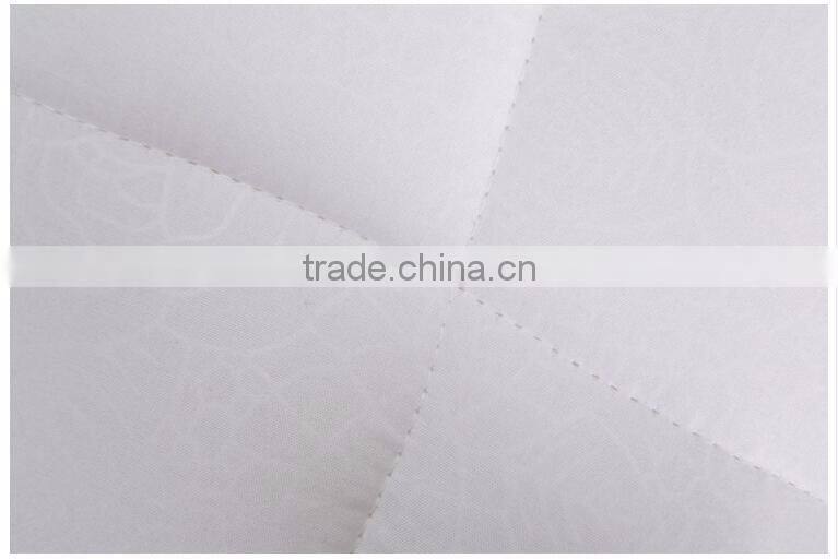 100% Polyester Fabric Hollowfiber Filled Comforter