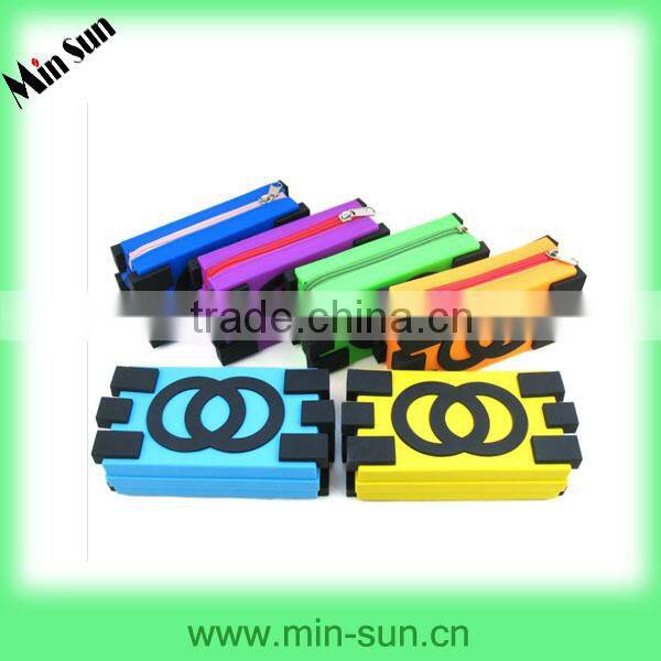 magic heart-shaped silicone wallet for coin&money&carry articles