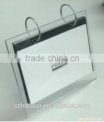 A shape clear acrylic calendar stand