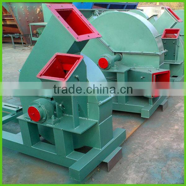 High capacity wood chipping machine