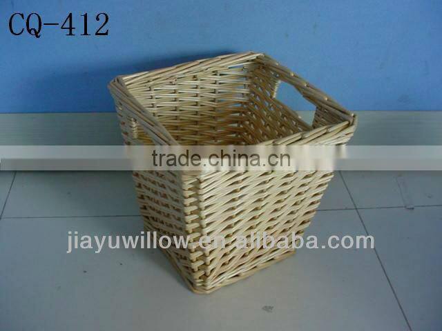 Wicker trash can