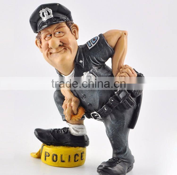 cheap promotinal small resin police figurines wholesale