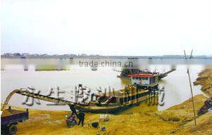 conveyor belt and self-propelled barge