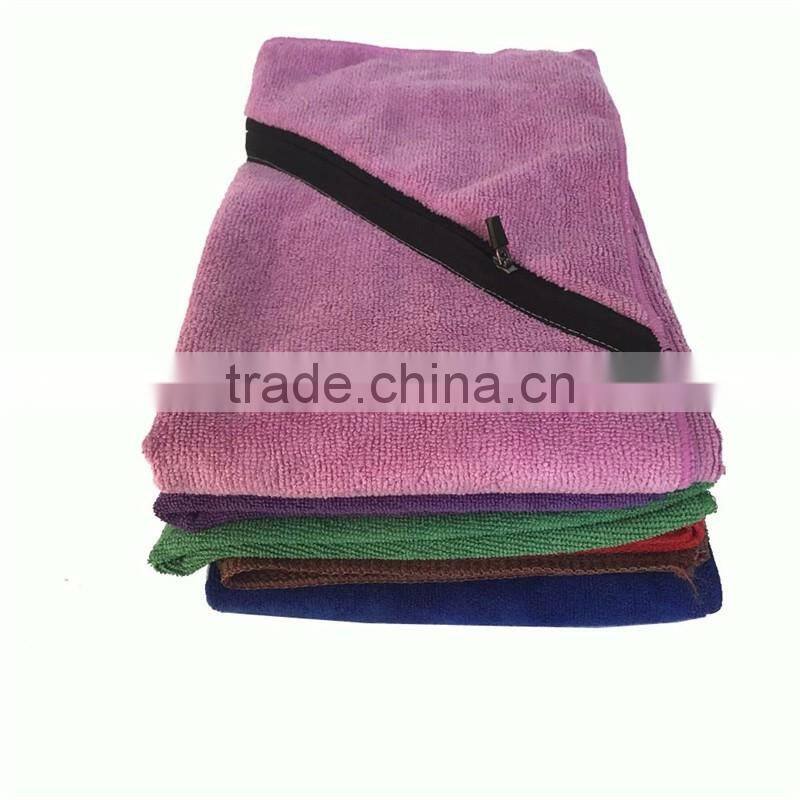 Wholesale 100% cotton plain soft zip pocket custom design sport gym towels pocket sport towel with embroidery logo