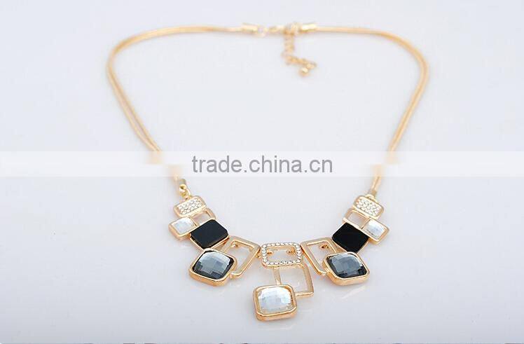 2015 Newest Fashion Design Metal Square Resin Stone Statement Necklace