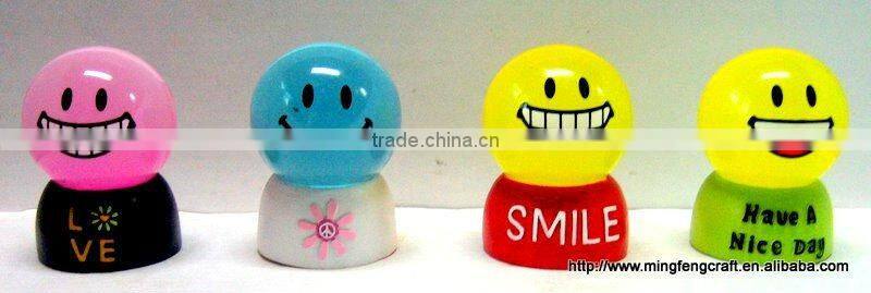 Polyresin Laught Face Water Globe Decoration Craft
