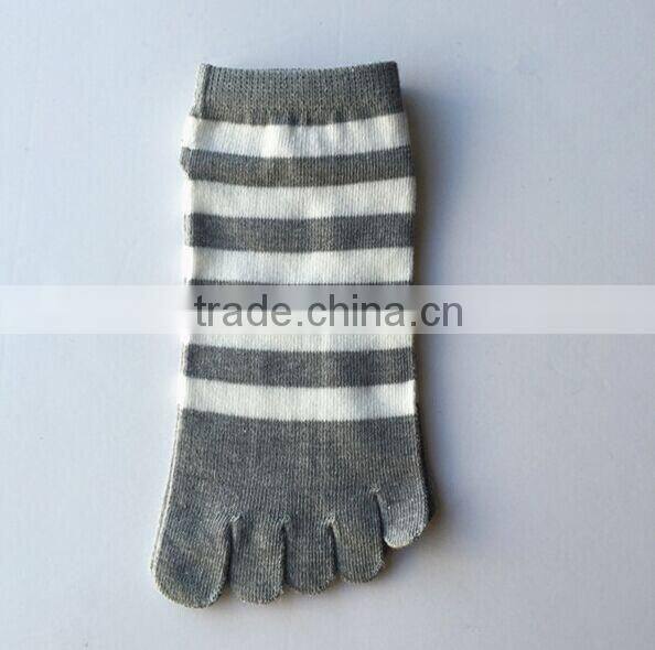 Unisex five toe cotton socks
