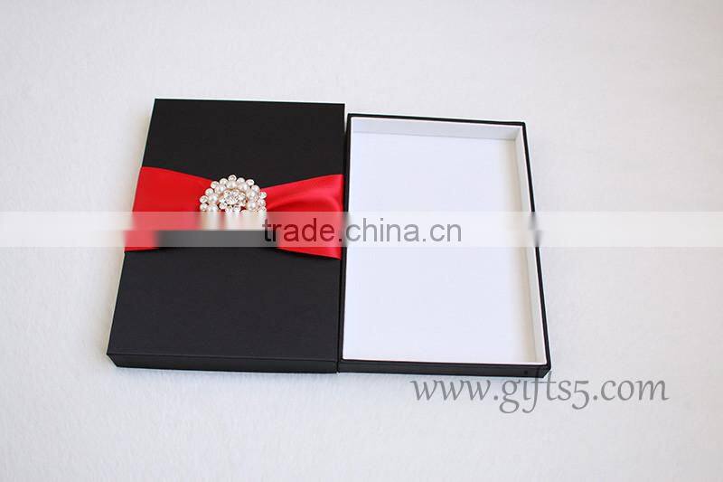Unique Wedding Invitations Box with brooch