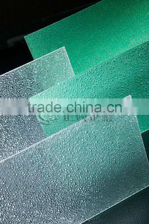 Embossed polycarbonate solid sheet