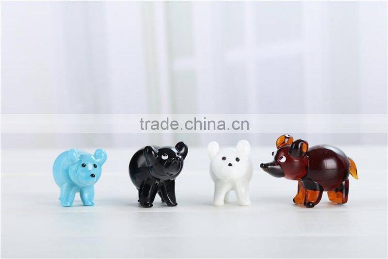 Colored glass pig handicrafts for household decoration or gifts