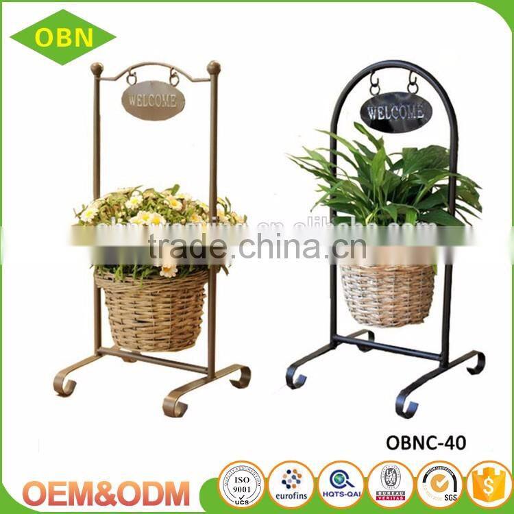 Tabletop wholesale metal frame wicker artificial handmade decorate hanging flower gift basket