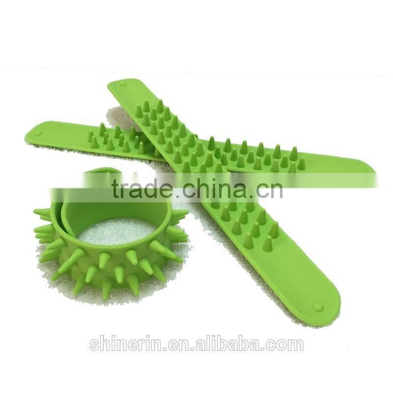 Alibaba wholesale spring steel silicone elastic slap band ruler