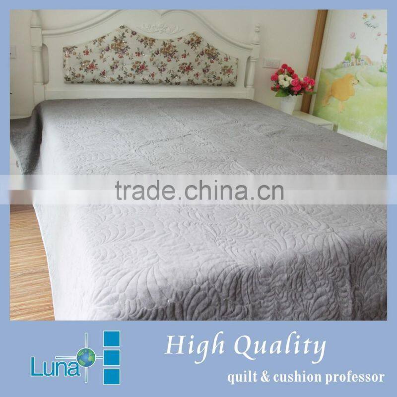 camel hair feather printed quilt